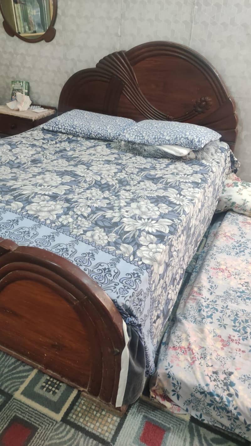 king bed sheesham 4