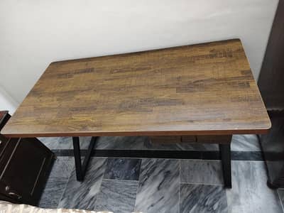 Computer / Study Table – Excellent Condition