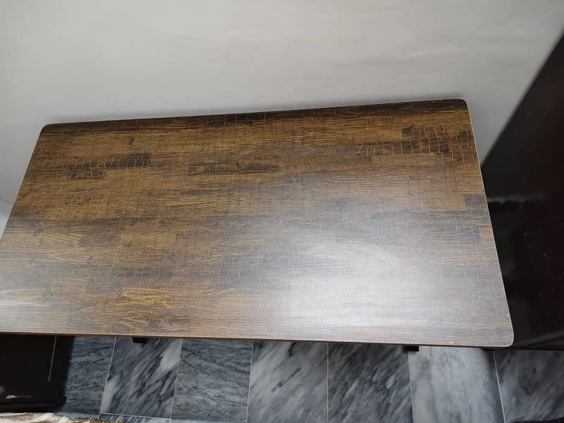 Computer / Study Table – Excellent Condition 4
