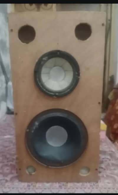 one 11 inch hor 7 inch speaker hor 2 amplifier 2 pair 5" 03157447227
