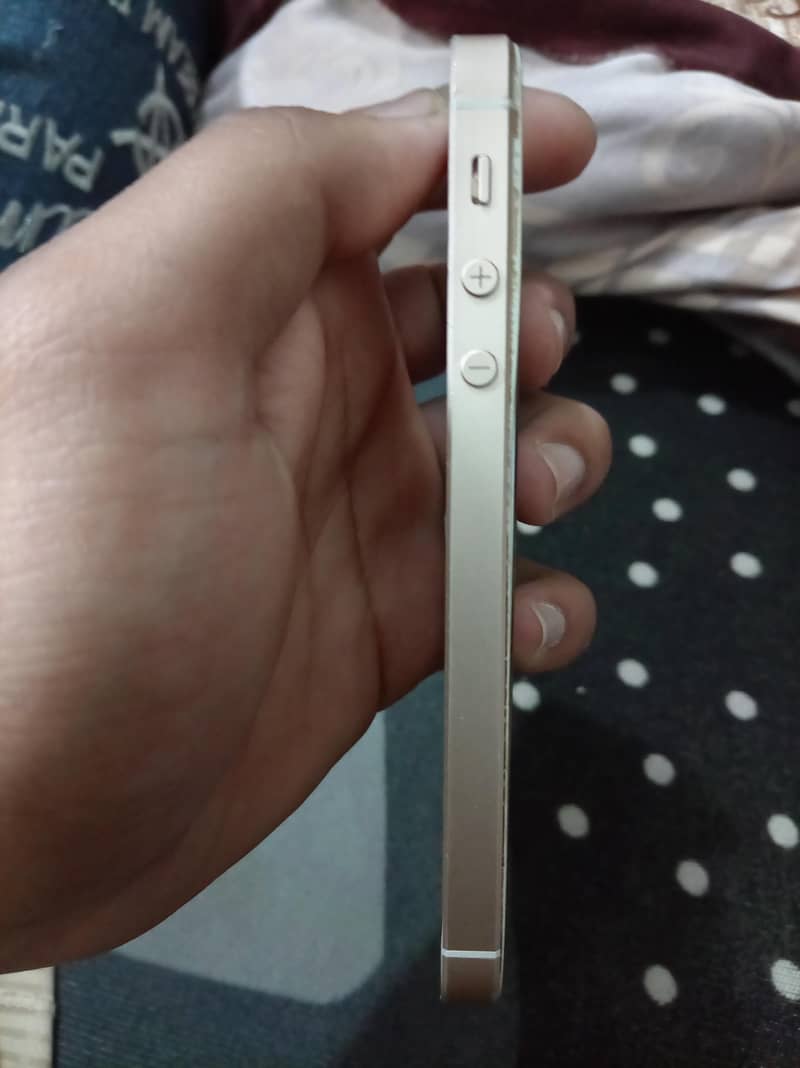 Apple iPhone SE 5