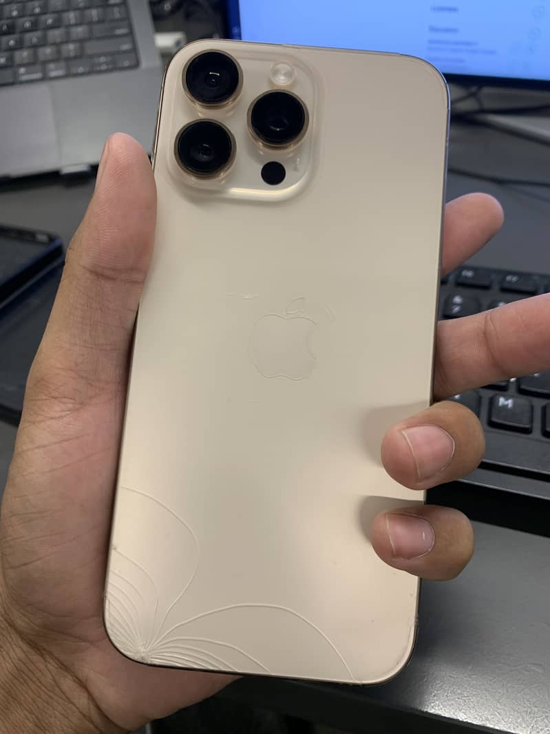 Apple iPhone 16 Pro Max 5