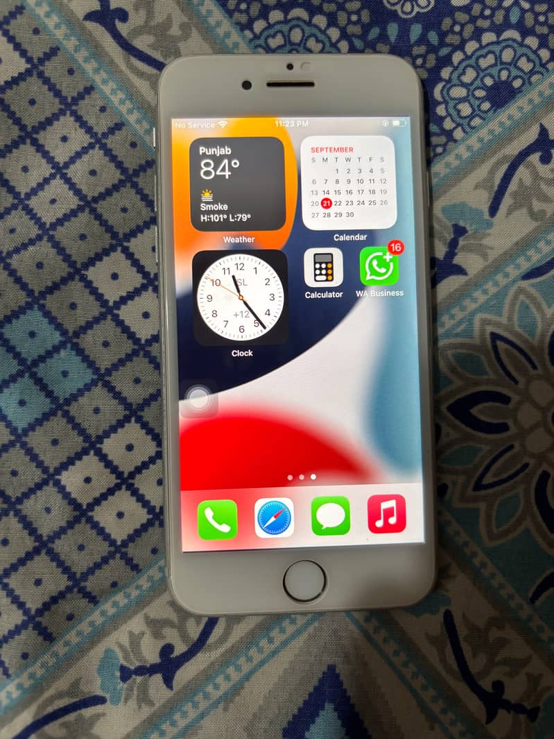 Apple iPhone 7 1
