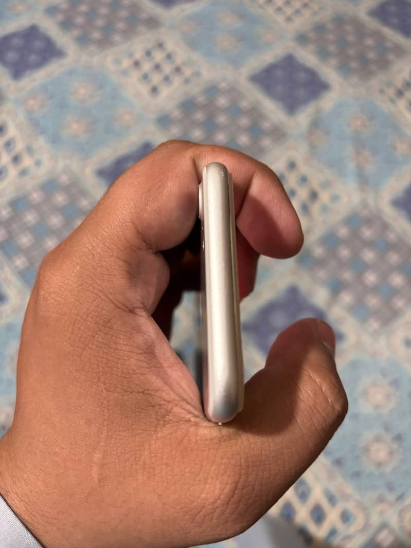 Apple iPhone 7 4