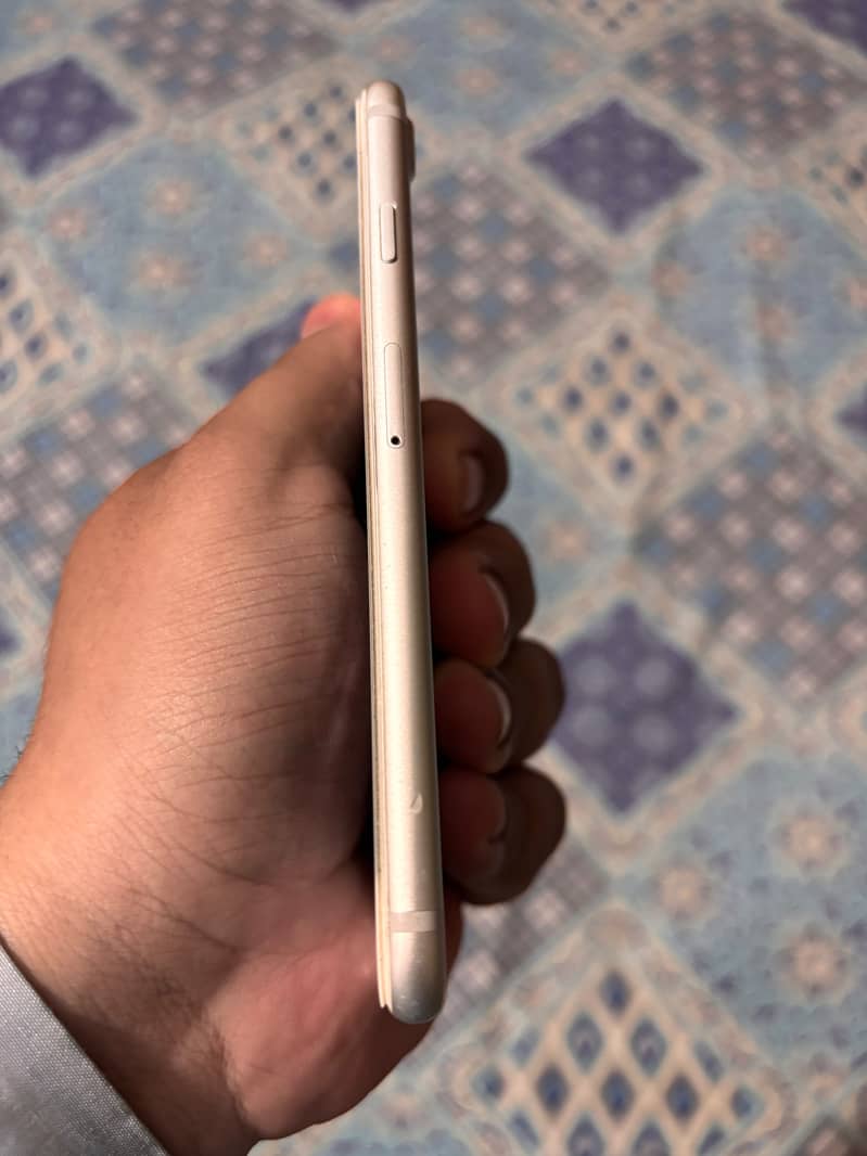 Apple iPhone 7 6