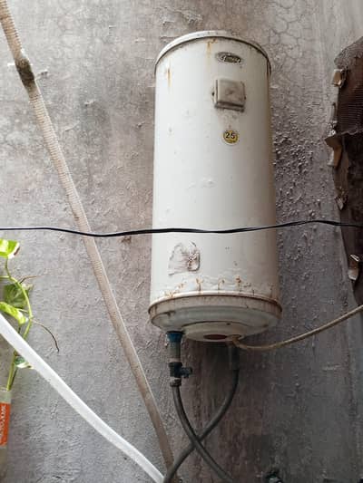 electric geyser in good condition