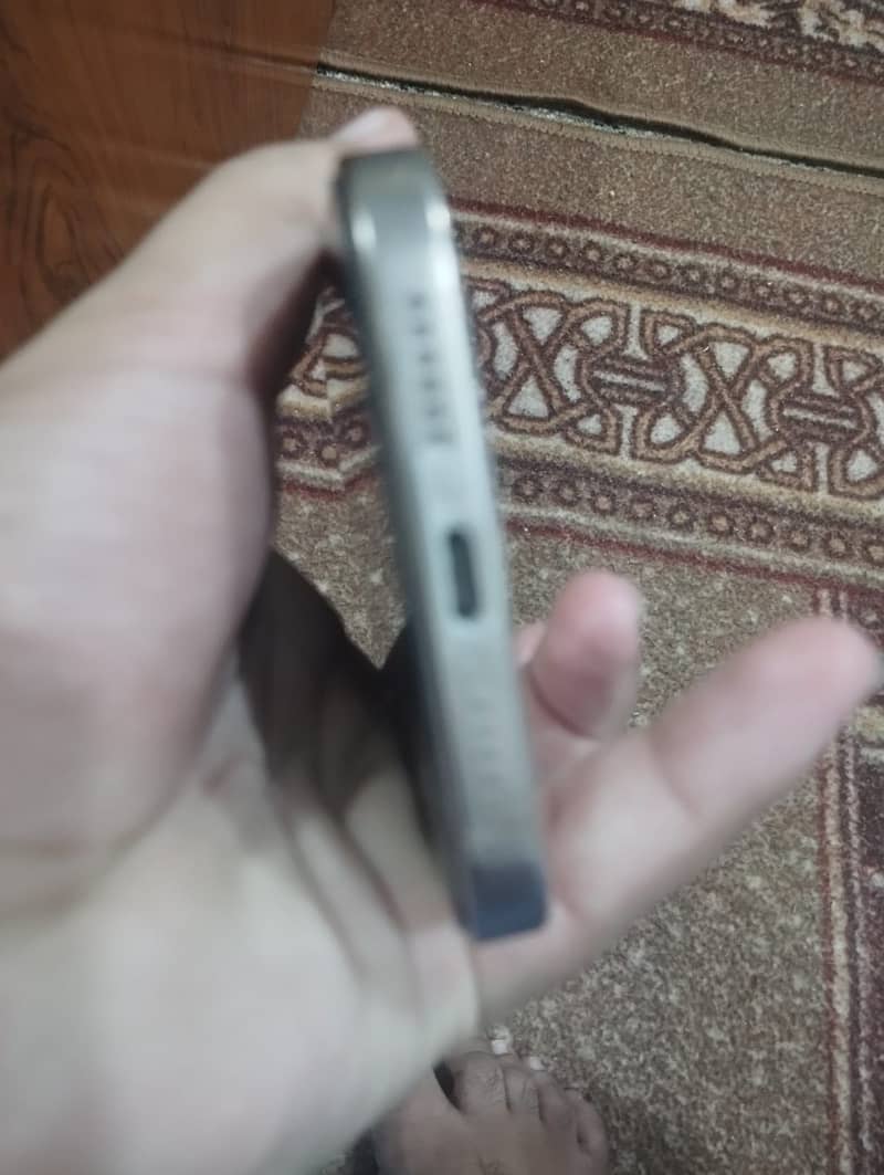 Apple iPhone 16 Pro Max 5