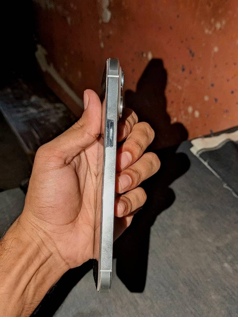 Apple iPhone 14 Pro Max 3