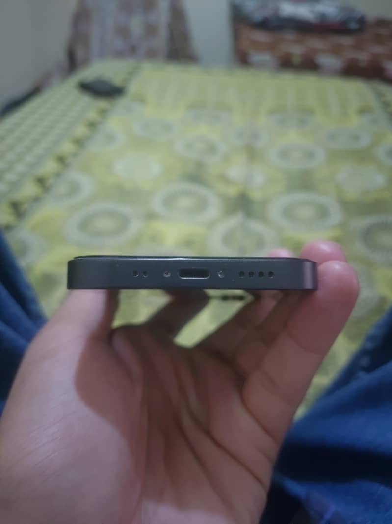 Apple iPhone 12 mini (cash only price negotiable) 4