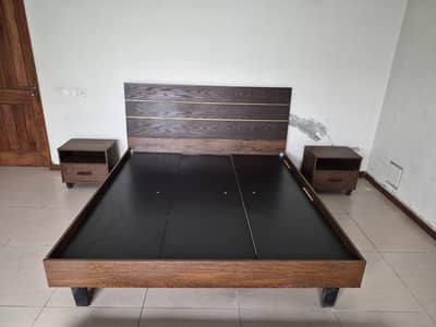 Habitt King Bed & Side Tables