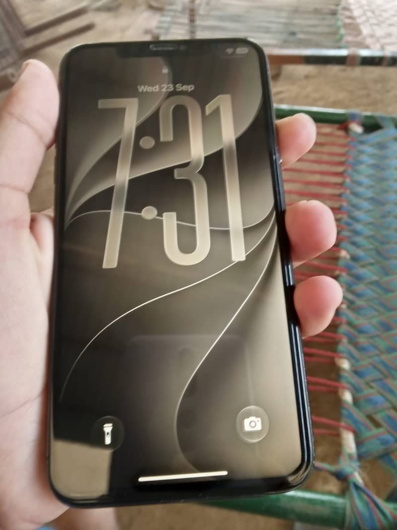 Apple iPhone 11 Pro Max 2