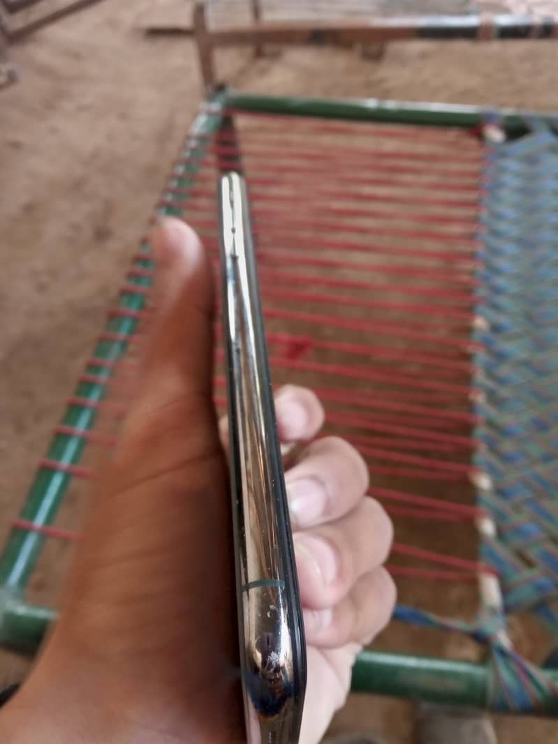 Apple iPhone 11 Pro Max 3