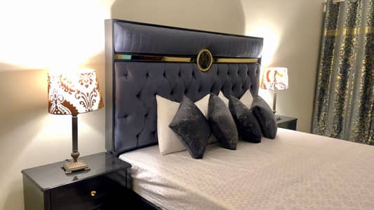 Fully Furnished 1 Kanal 4 Bed 150K, 1 Kanal 7 Bed 300K, (Daily, Weekly, Monthly) Basis Independent House For Rent Send Message On My WhatsApp & I Will Send Video