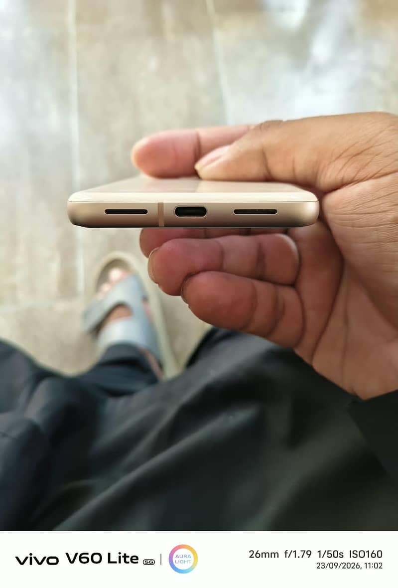 Google Pixel 8 5