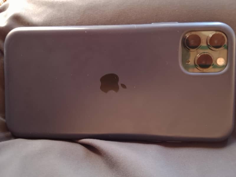 Apple iPhone 11 Pro Max 14