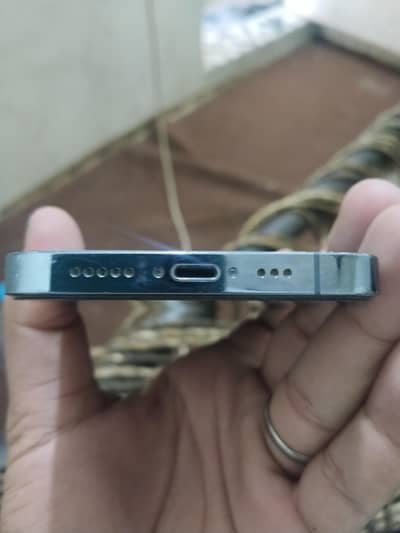 i phone 13 pro for sale 256 gb 75 battery health back change  box char