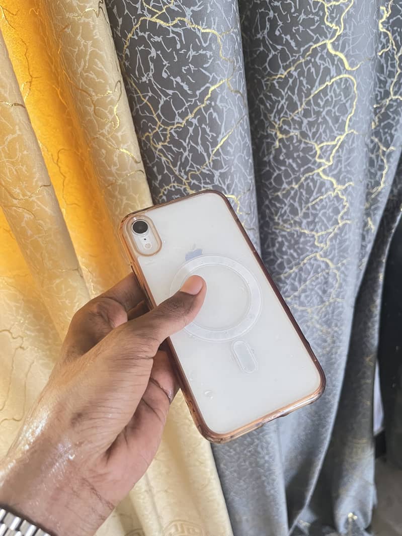 Apple iPhone XR 1