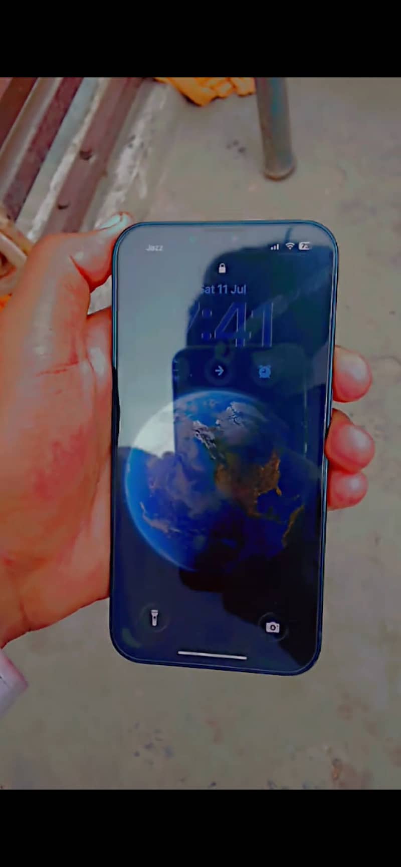 Apple iPhone 13 2