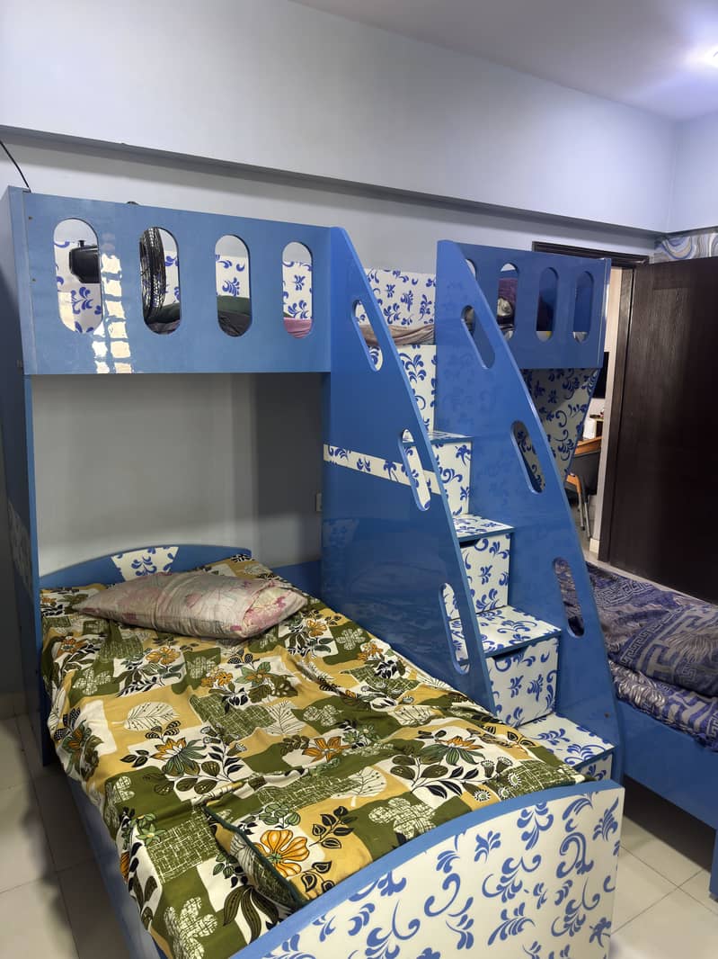 Triple bunk bed 2