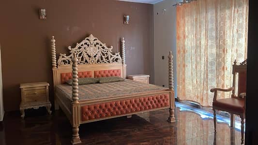 Fully Furnished 1 Kanal 2 Bed 100K, 1 Kanal 3 Bed 150K, (Daily, Weekly, Monthly) Basis Independent House For Rent Send Message On My WhatsApp & I Will Send Video