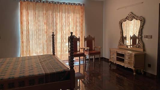 Fully Furnished 1 Kanal 2 Bed 100K, 1 Kanal 3 Bed 150K, (Daily, Weekly, Monthly) Basis Independent House For Rent Send Message On My WhatsApp & I Will Send Video