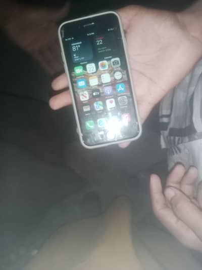 Apple iPhone 7