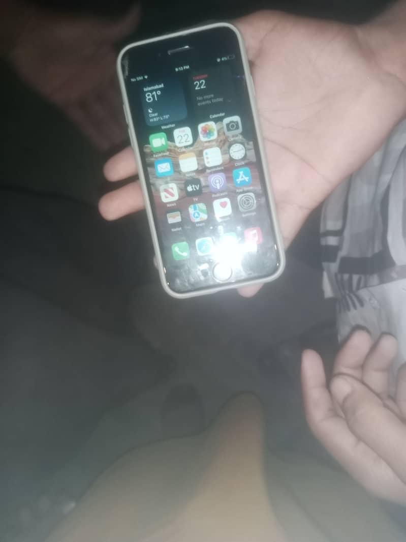 Apple iPhone 7 0