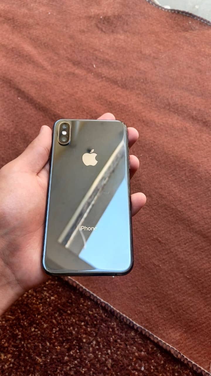 Apple iPhone XS 1