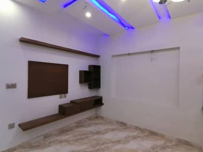 House Of 10 Marla In Gulshan-e-Ravi - Block B For sale