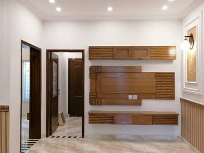 House Spread Over 1 Kanal In Gulshan-e-Ravi Available