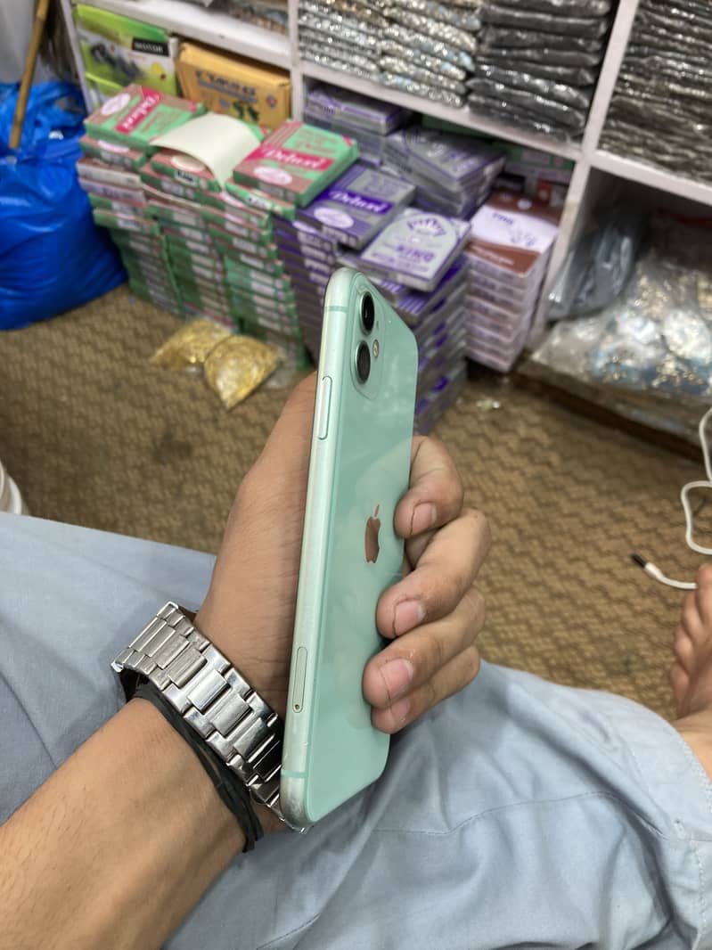 Apple iPhone 11 0