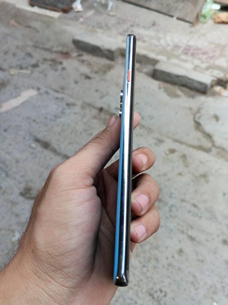 Tecno CAMON 40 Pro 6
