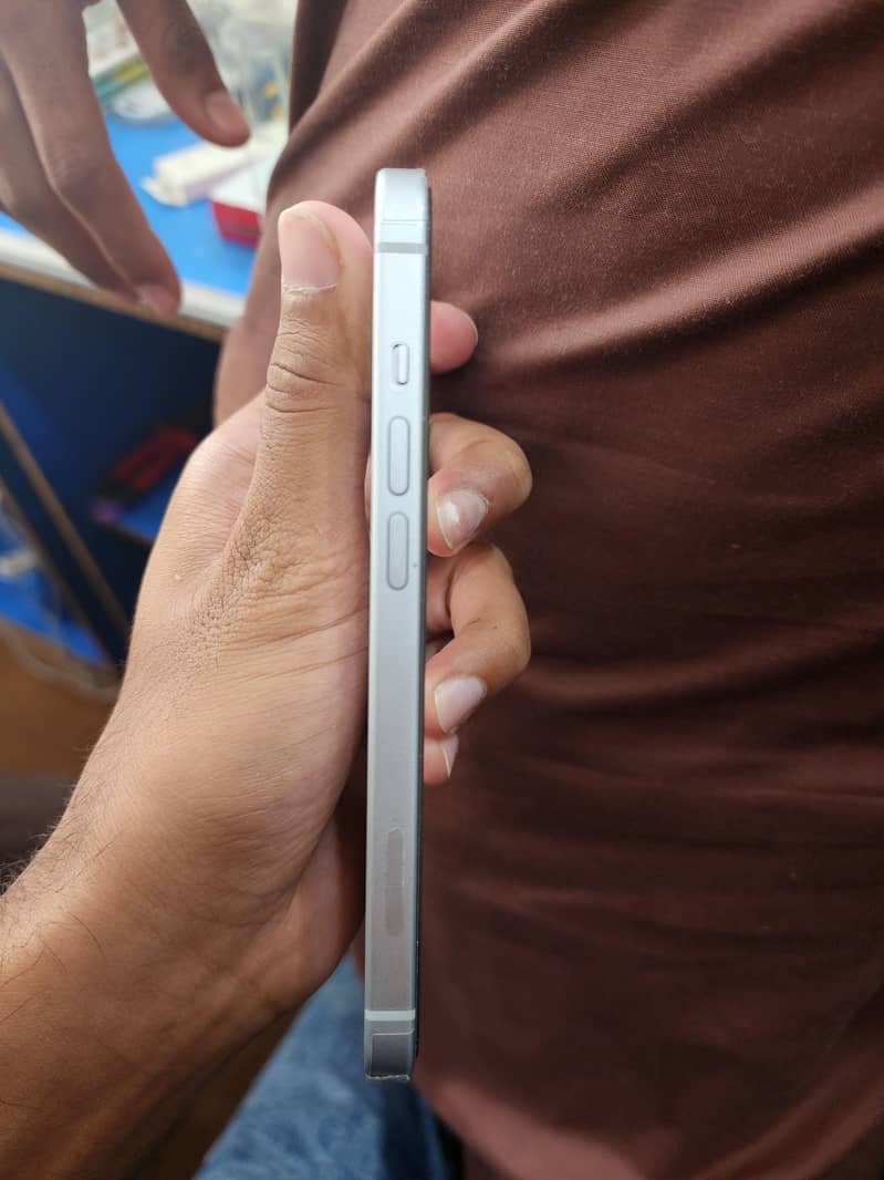 Apple iPhone 15 3
