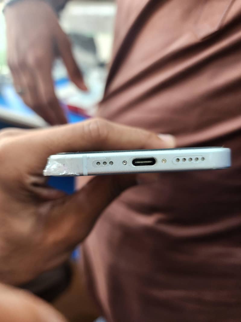 Apple iPhone 15 5