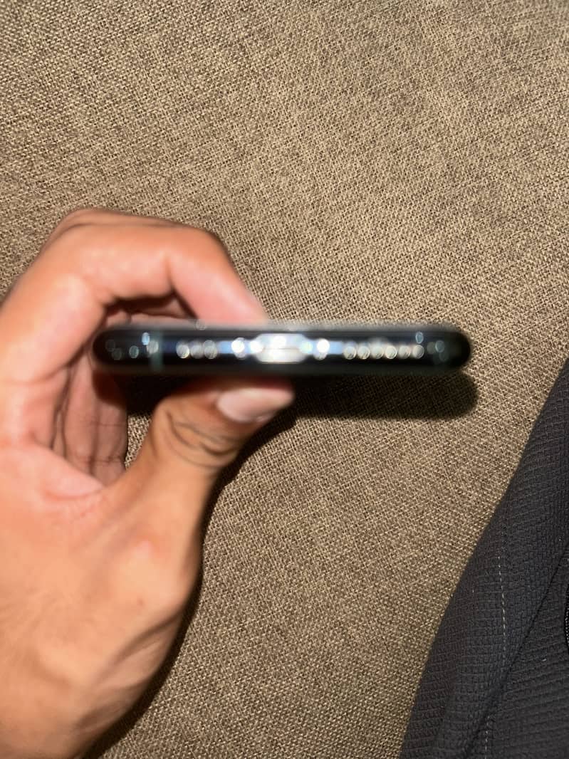 Apple iPhone 11 Pro 1