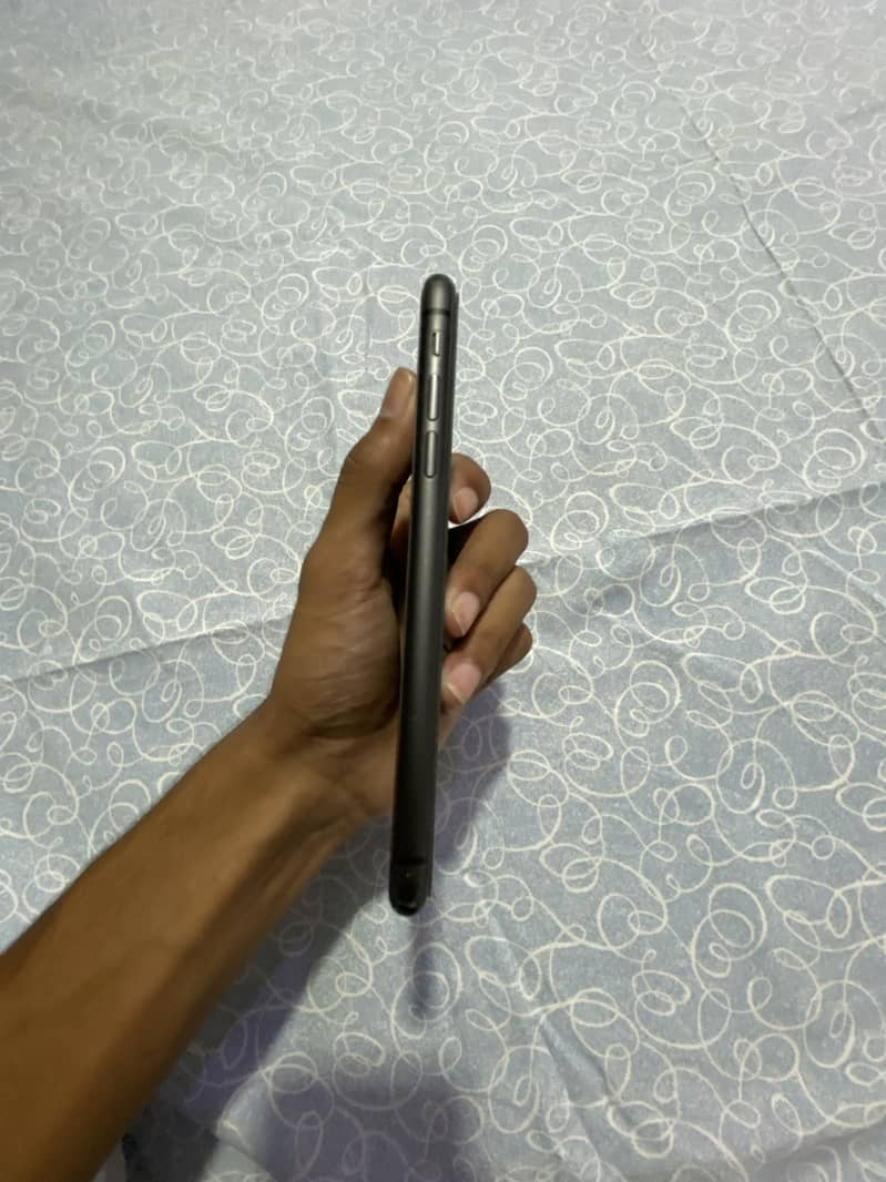 Apple iPhone 11 sim working 1