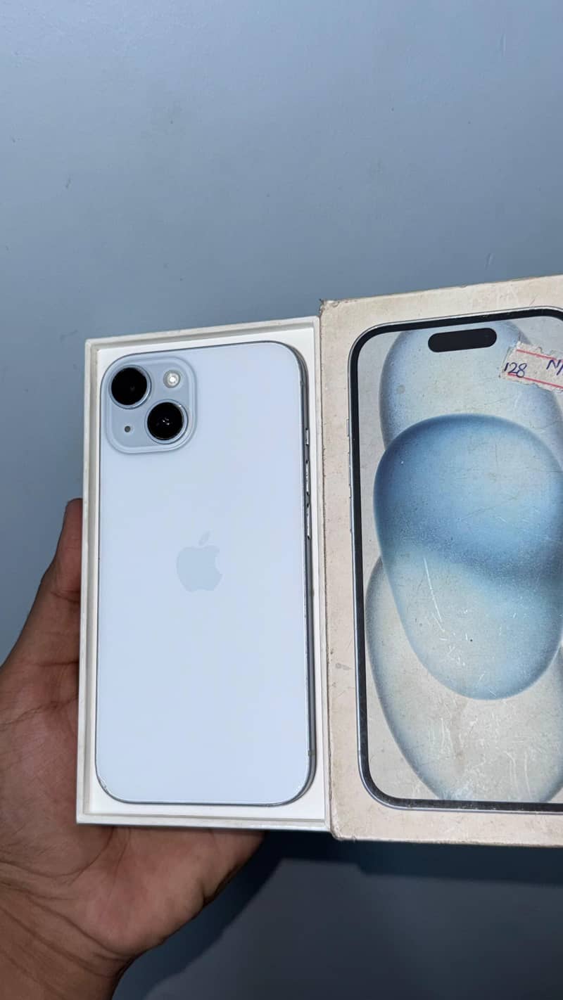 Apple iPhone 15 4
