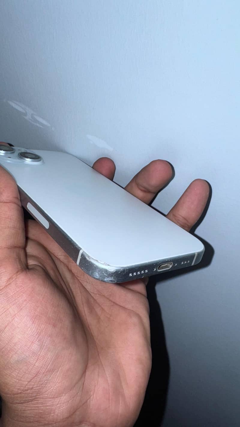 Apple iPhone 15 5