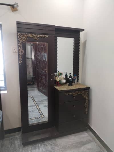 dressing table