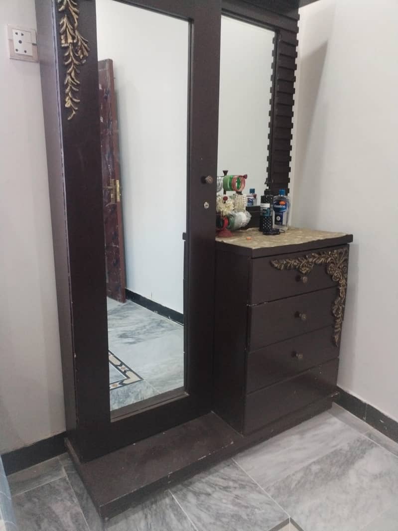 dressing table 2