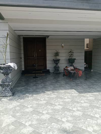 1 KANAL IDEAL HOUSE AT 60 FEET ROAD FOR SALE IN JOHAR TOWN