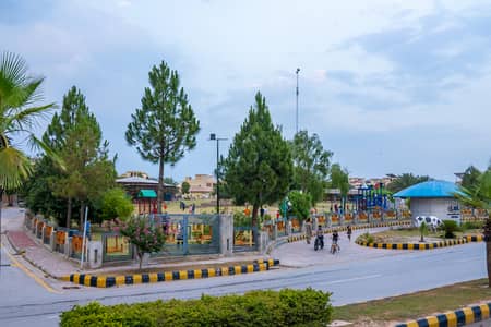 5 Marla Plot for Sale in Bahria Enclave Beautiful Location Near Park Road