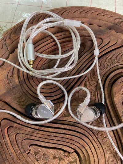 Tanchjim Bunny IEM 3.5mm with Mic used 2 weeks with box & accessories
