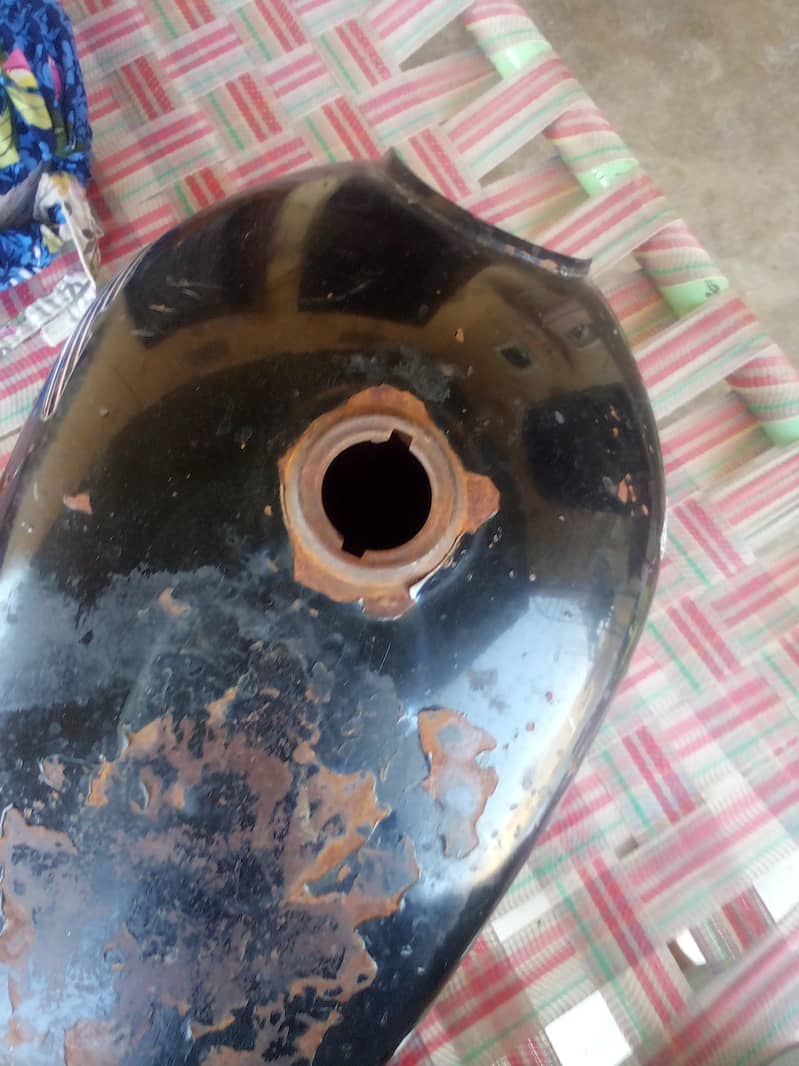 Fuel tank 8