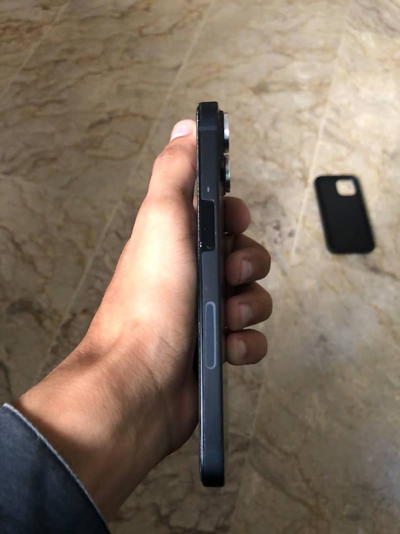 Apple iPhone 14 3