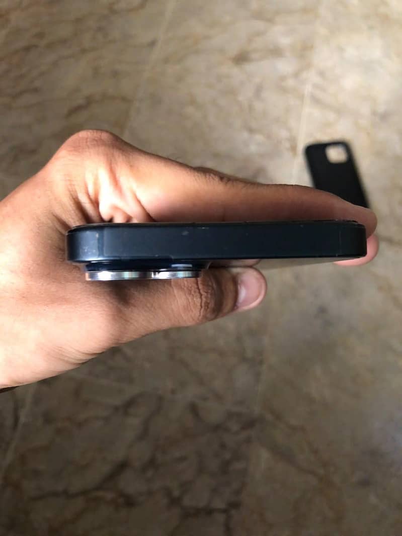 Apple iPhone 14 5