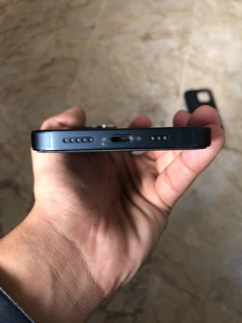 Apple iPhone 14 7