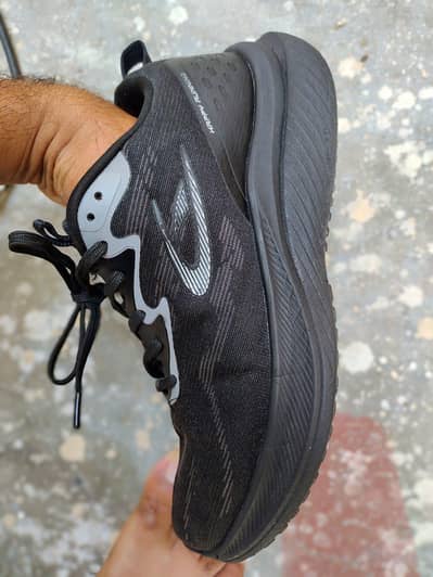 Running joggers Bolt Runner company 03042878945