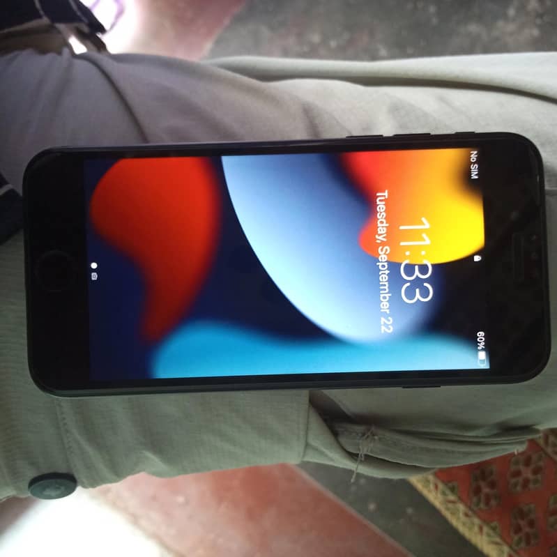 Apple iPhone 7 0