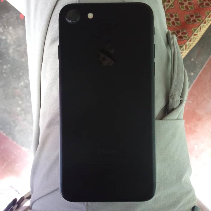 Apple iPhone 7 1